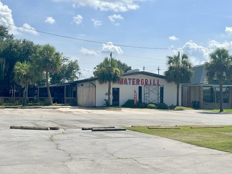 Houma Restaurant on 1.053 Acres