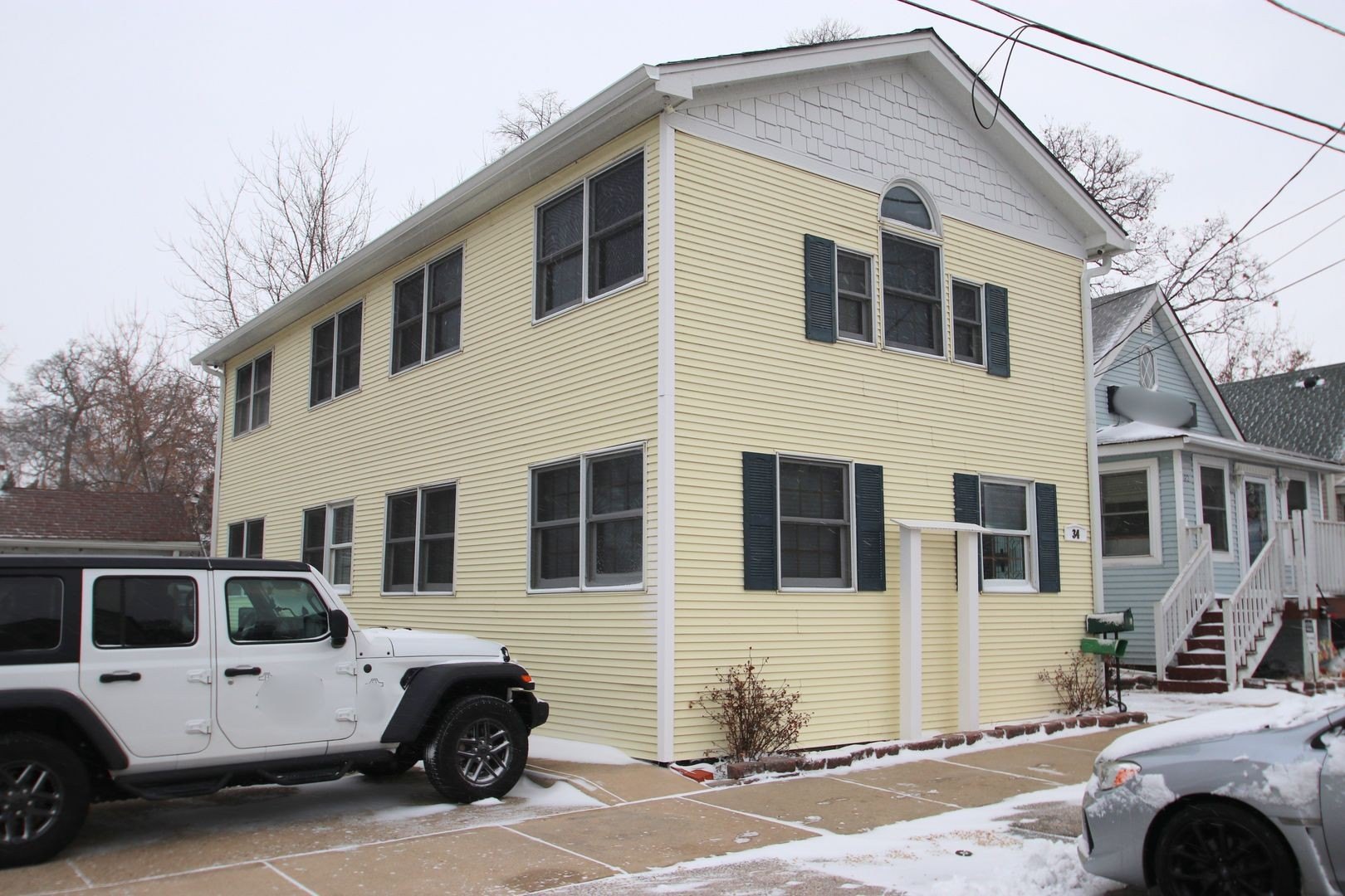 Downtown Fox Lake Office Suite