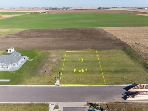LAND - Larchwood, IA