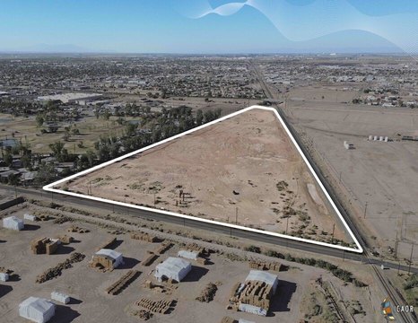El Centro Commercial Land