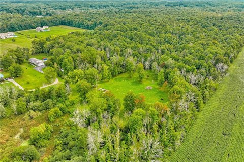 Land, Ontario, NY