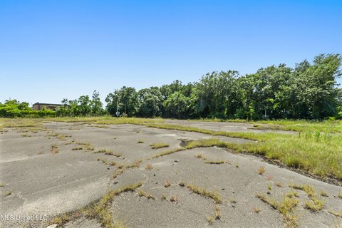 Prime Corner Lot in Gulfport