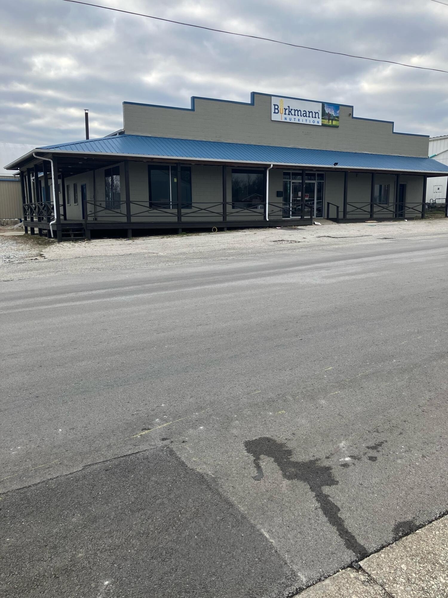 Versatile Commercial Building Near Main