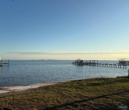 Waterfront Lot in Gulf Breeze