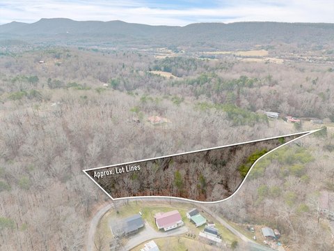 Residential Land in Rossville, GA