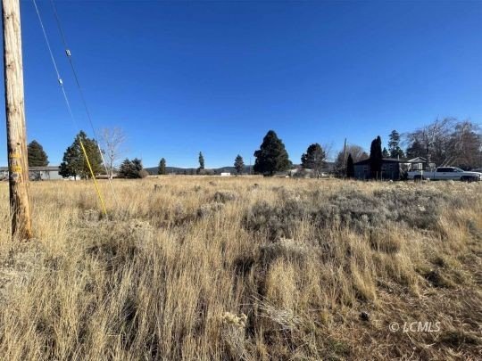 Land with Lake Views