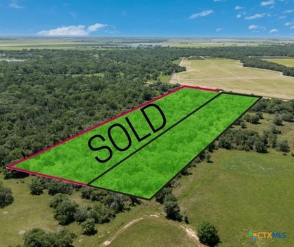 Unrestricted Land in El Campo, TX