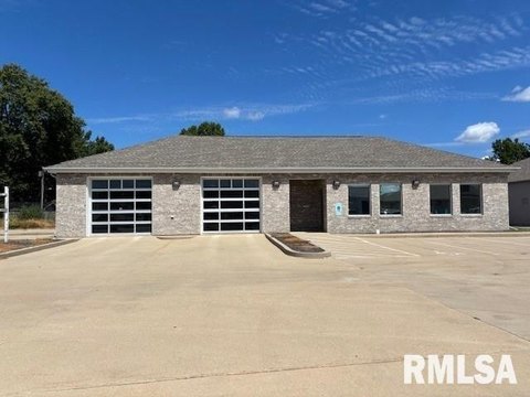 Chatham Commercial Building For Sale