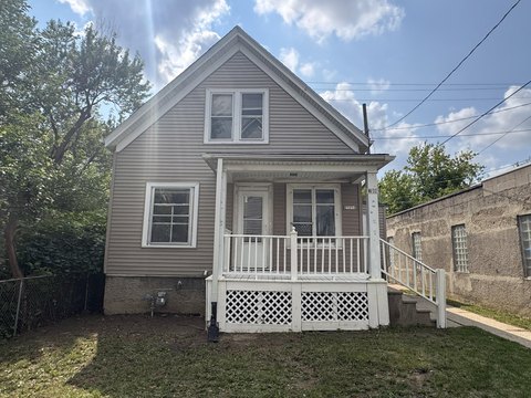 Duplex With Vacant Cottage