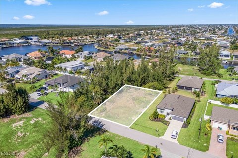 Residential Lot in Cape Coral