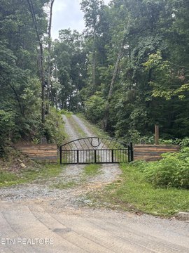 LAND - Sevierville, TN
