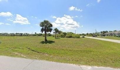 Residential Corner Lot in Rotonda