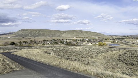 Kennewick Land with Panoramic Views