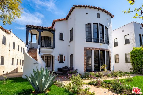 Spanish Duplex in Prime Location