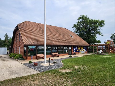 Retail Building Near Interstate I-94