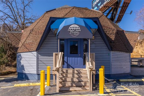 High-Traffic Asheville Commercial Property