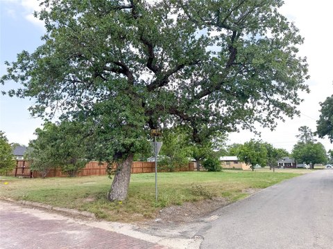 Corner Lot in Cisco, TX