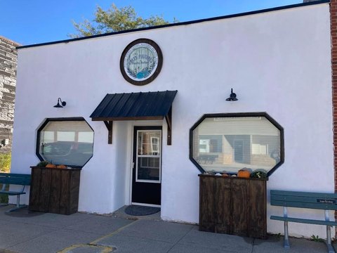 Versatile Commercial Building in Quimby
