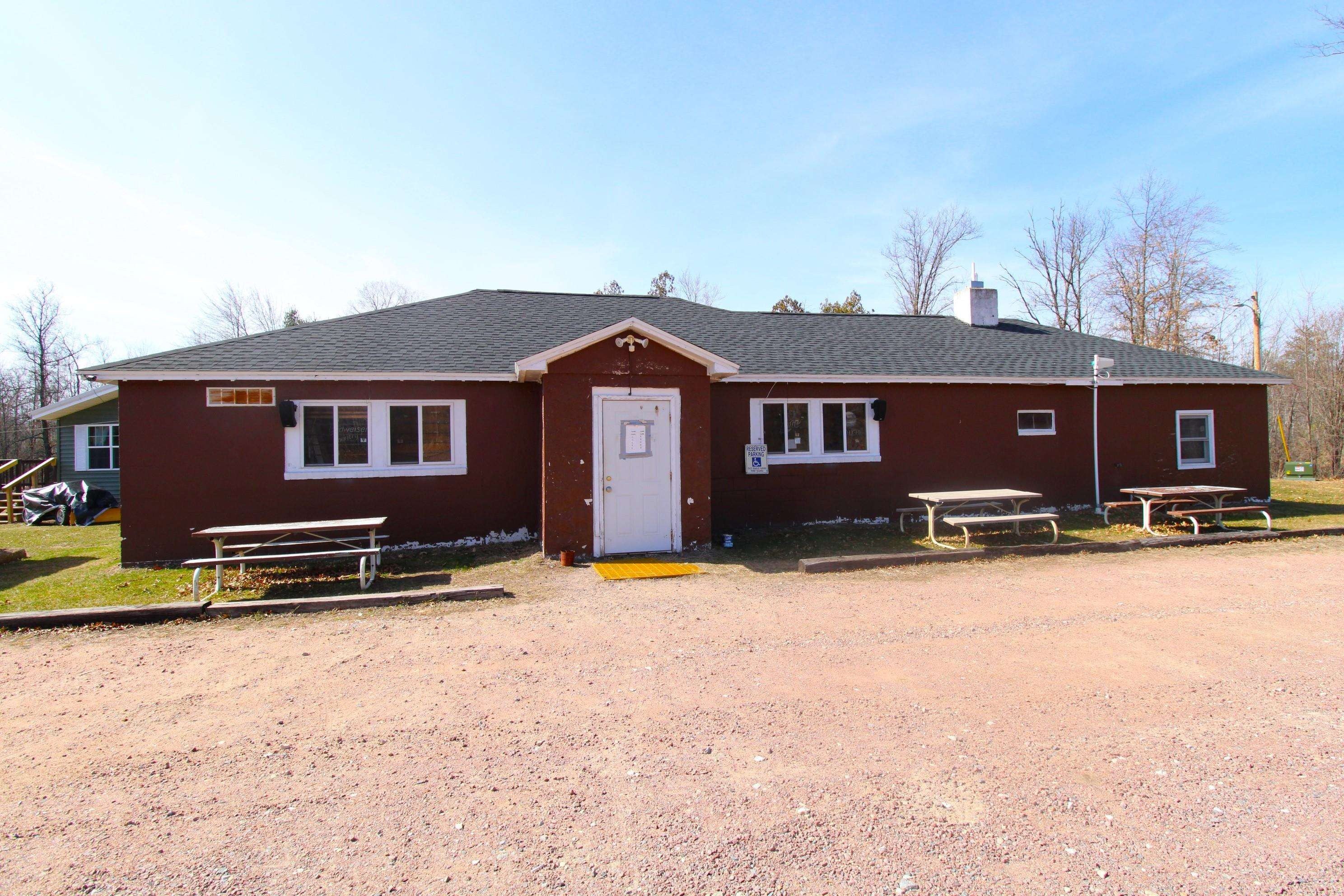 Turnkey Tavern Near Highway 80