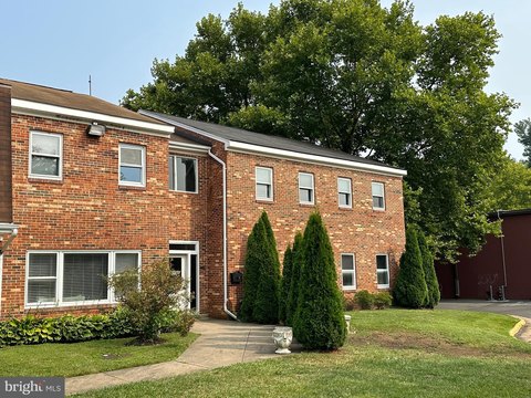 Move-in Ready Office Condo