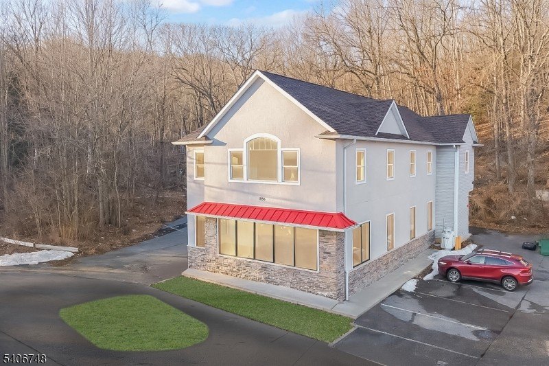 Route 23 Commercial Building