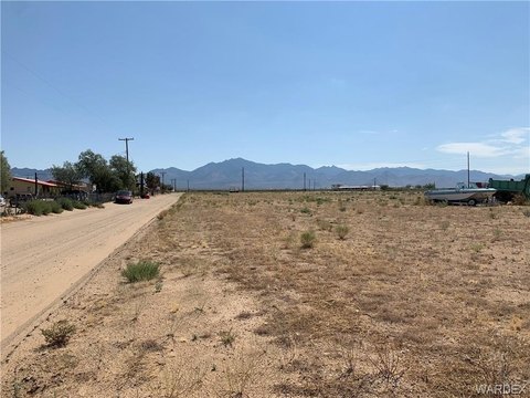 Commercial Land in Dolan Springs