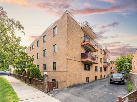 Commercial Condo in Flushing, NY