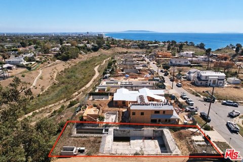 Land, Pacific Palisades, CA