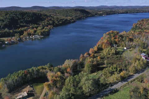 Expansive Land Parcel on Swan Lake