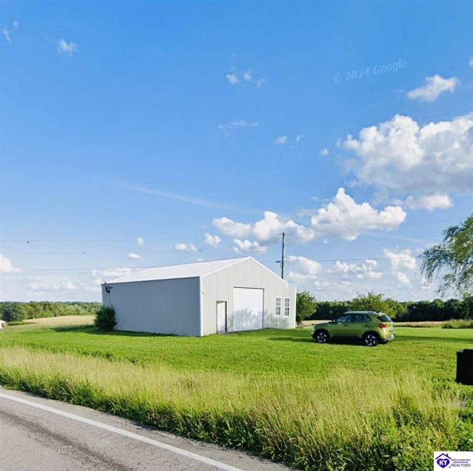 Harned, Kentucky Acreage with Building