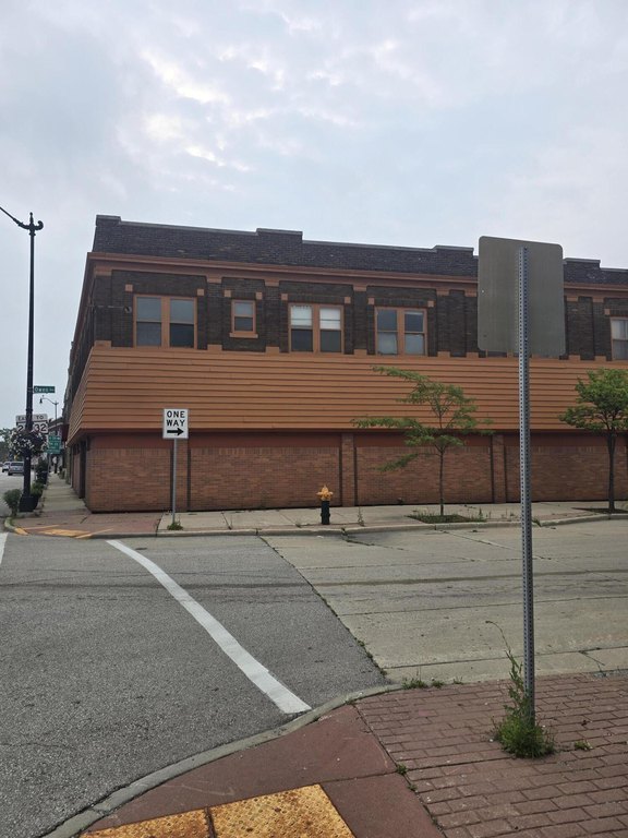 1521 Washington Ave, Racine, WI 53403