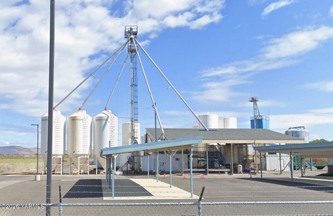 Harrah Commercial Property with Rail