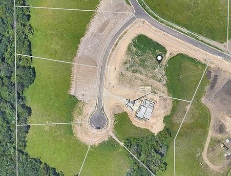 Spacious Lot in Rochester Twp