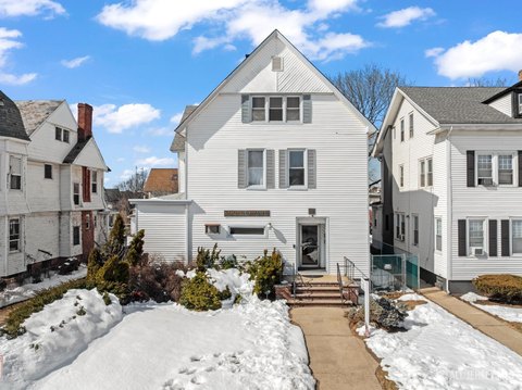 Livingston Avenue Commercial Building