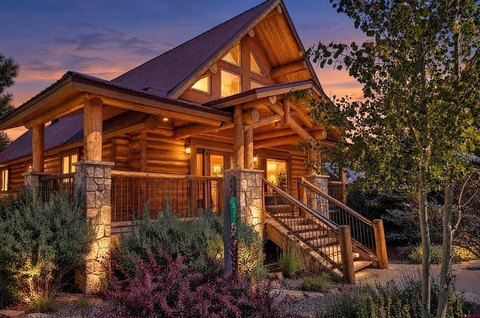 Log-Style Office Building