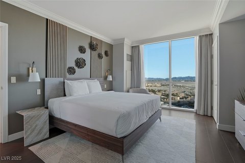 Las Vegas High-Rise Condo