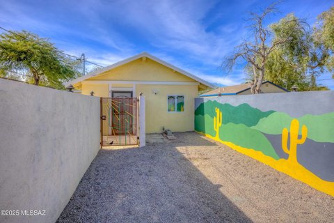 Tucson Multifamily Property with Casita