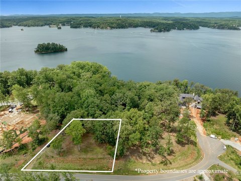 Lake Keowee Homesite with Mountain Views