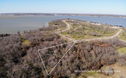 Spacious Corner Lot in Corsicana