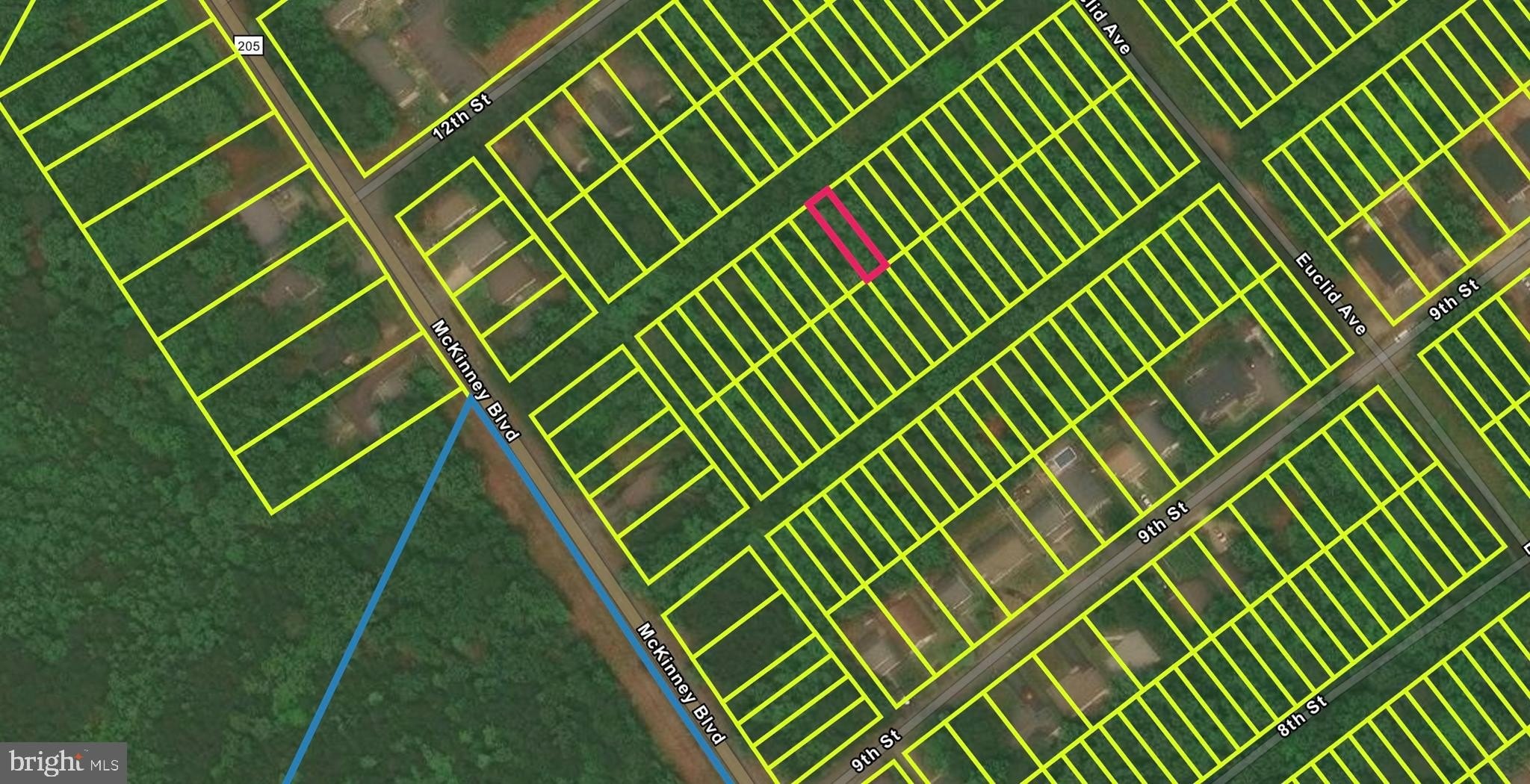 Buildable Lot Near River
