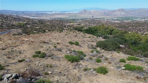 Land, Homeland, CA