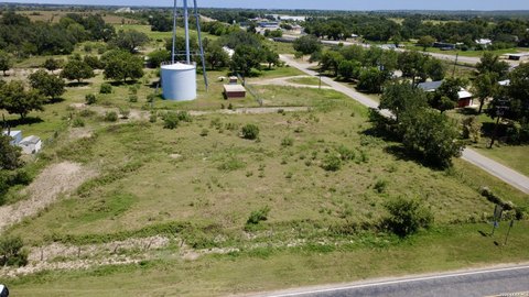 Land, Dhanis, TX