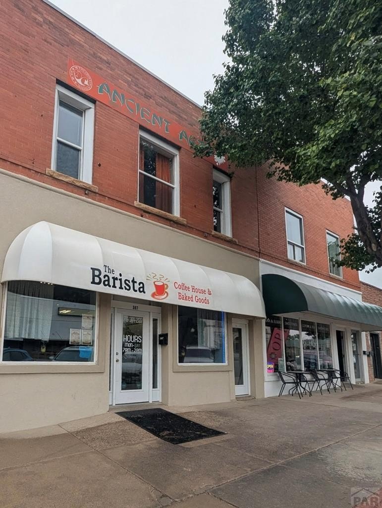 Remodeled Commercial Building with Apartment