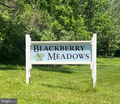 LAND - PAW PAW, WV