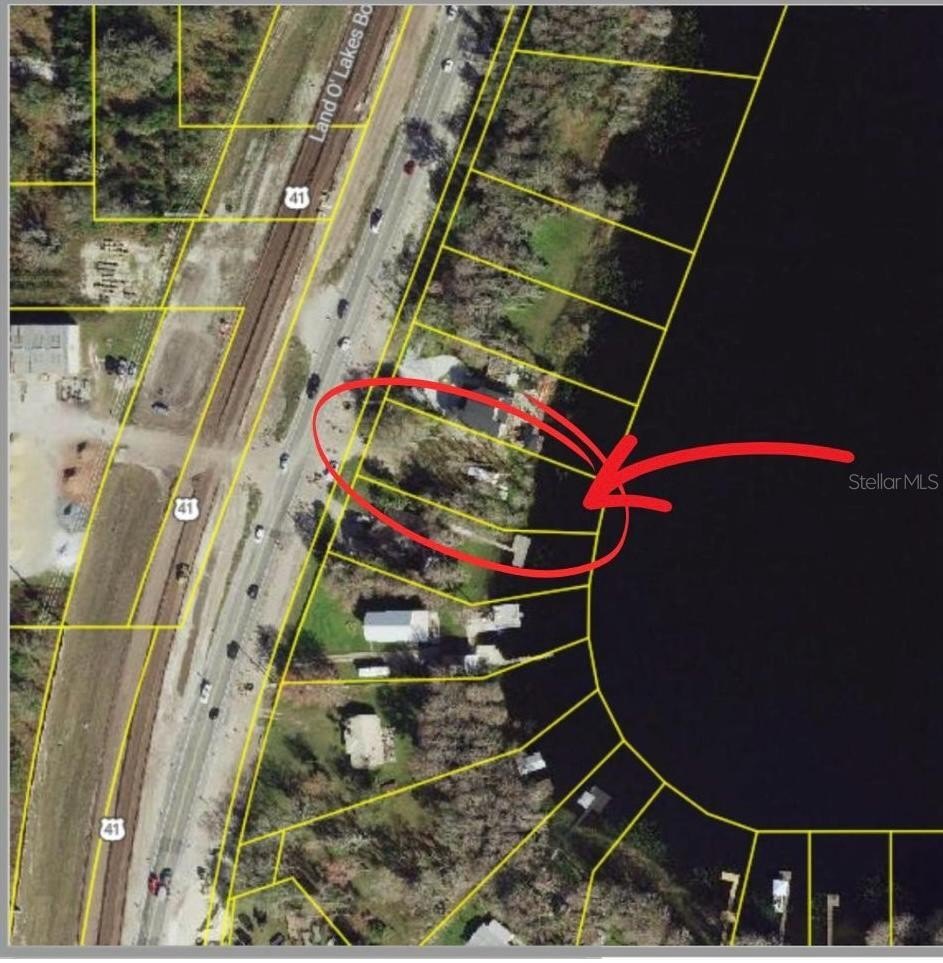 Lakefront Lot on Boating Lake