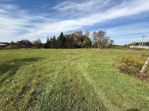 High-Visibility Commercial Land