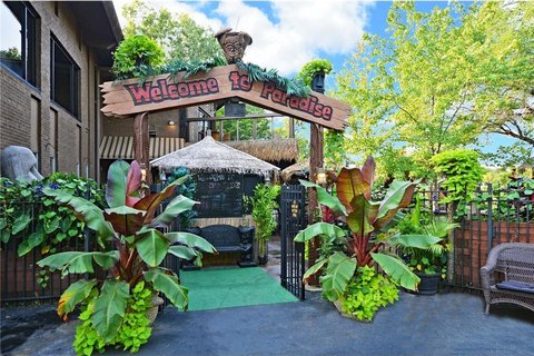 Iconic Waterfront Restaurant Opportunity