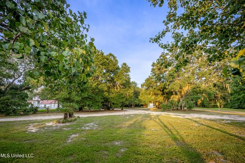 Land, Ocean Springs, MS