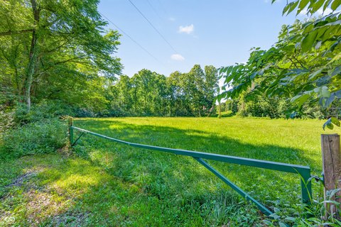 LAND - Nashville, IN