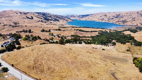 San Jose Land with Views